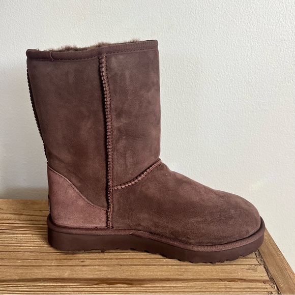 UGG Classic Genuine Shearling Lined Short Boot - Picture 8 of 9
